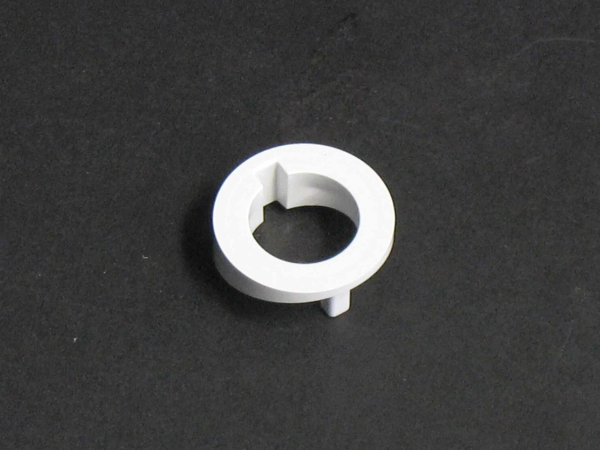 Distančnik, splakovalniki Crystal/Crystal Duo, bel