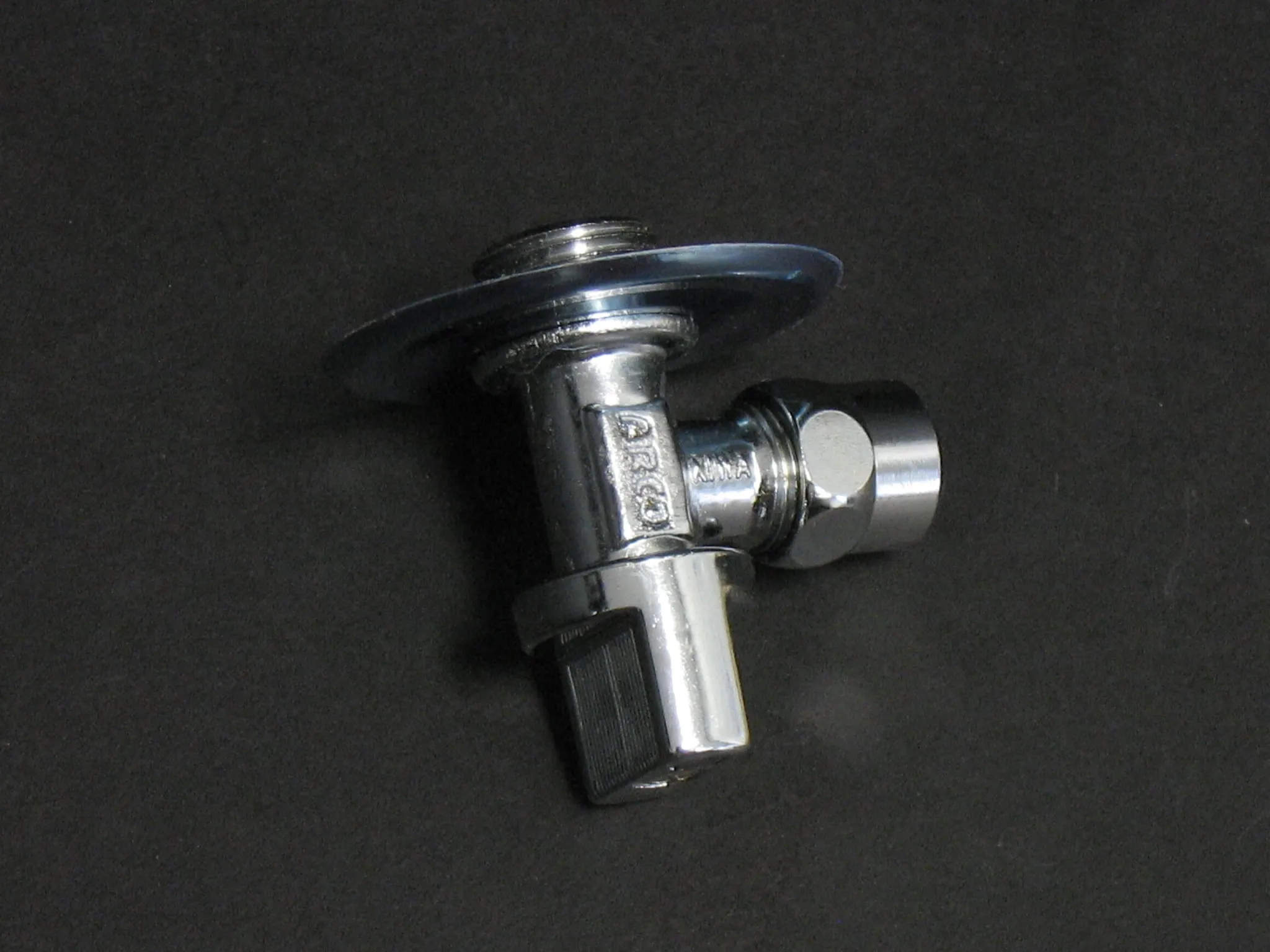 Kotni ventil G 1/2