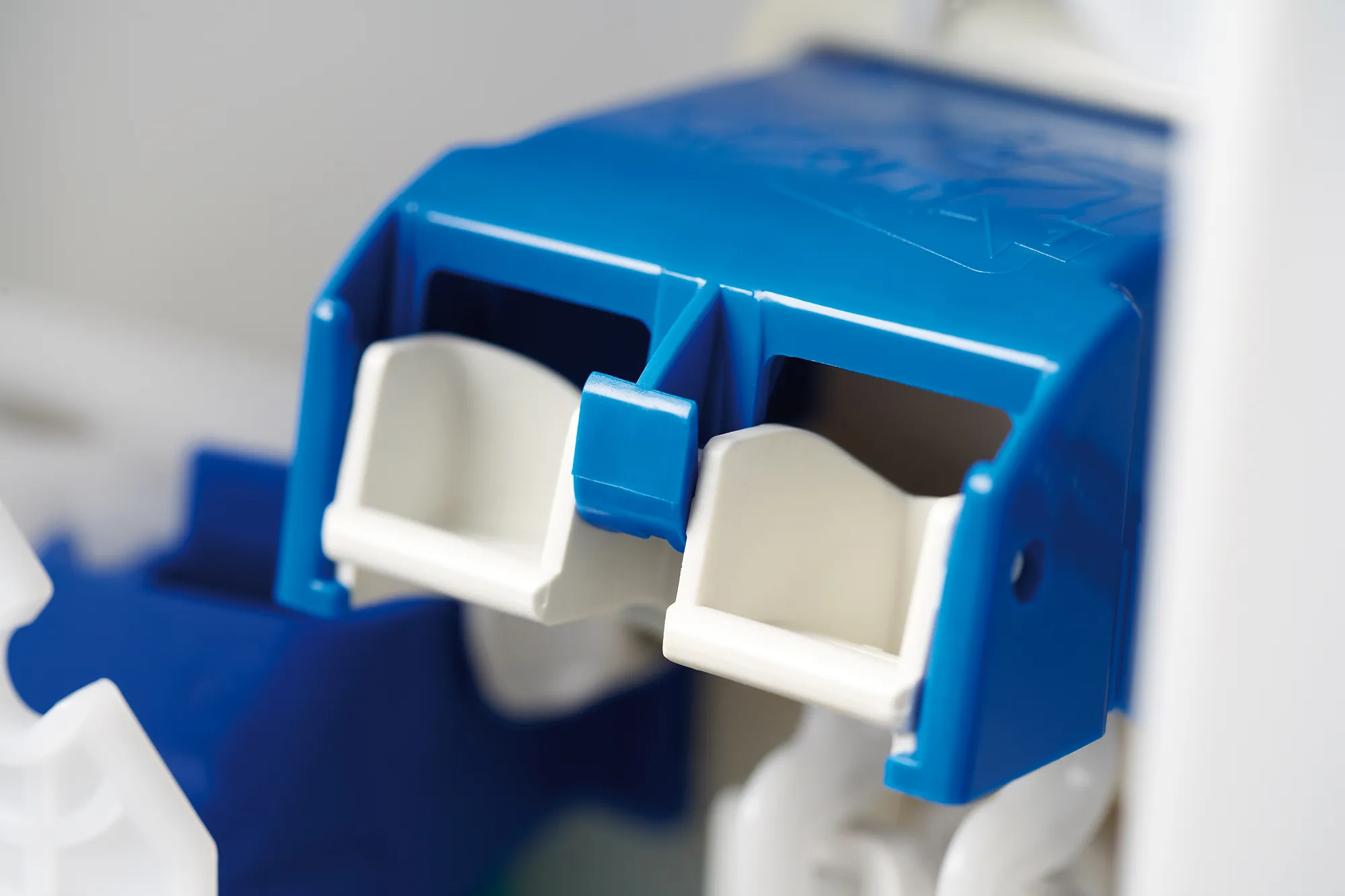 Objemka s krmilnimi kavlji, mehanska, splakovalniki 3800/380